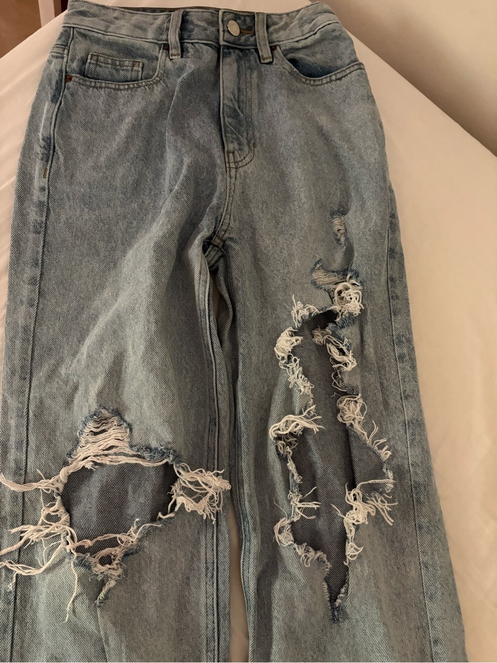 Pacsun Light Wash Distressed Women's Jeans - Casual Ripped Denim
